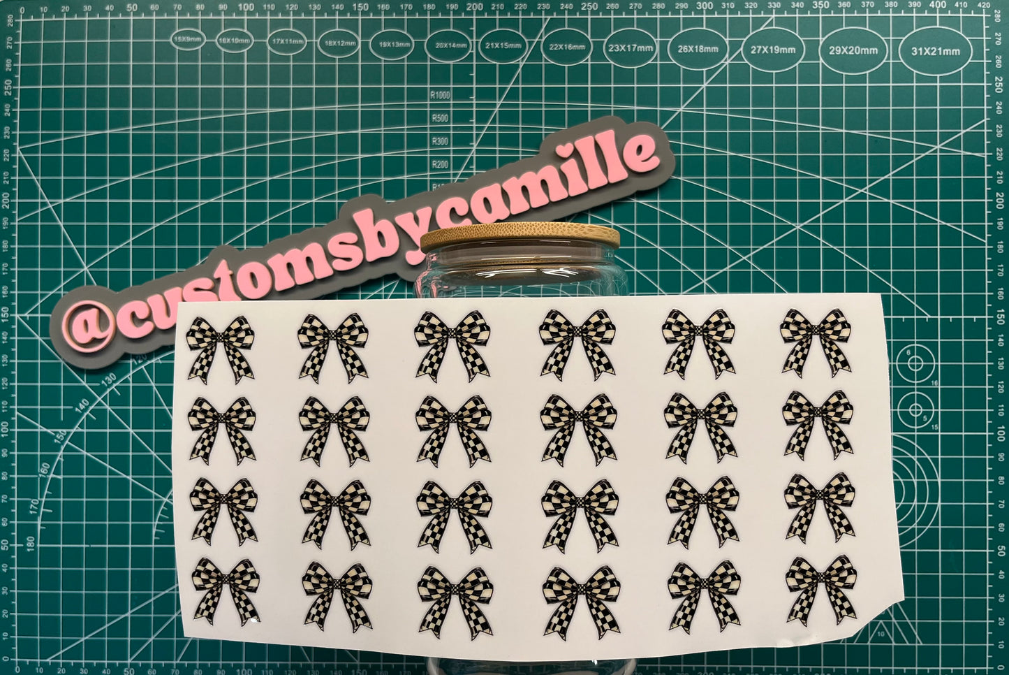 #246 Black/Cream Bows decal