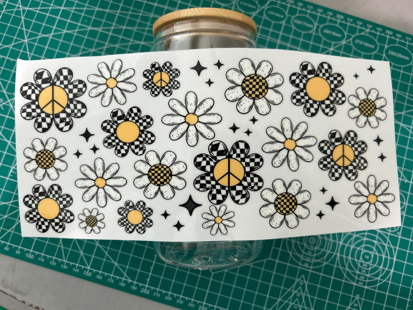 #41 Gingham flowers decal
